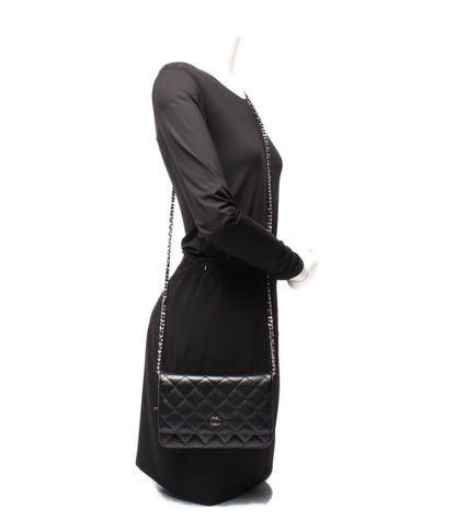 美品 シャネル チェーンショルダーウォレット シルバー金具 キャビアスキン マトラッセ レディース CHANEL