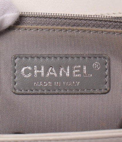 CHANEL チェーンショルダーバッグ 18番台 マトラッセ シルバー金具 ボーイシャネル レディース シャネル