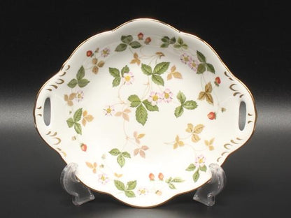 美品 ウエッジウッド ウィンザートレイ 皿 19cm ワイルドストロベリー WEDGWOOD