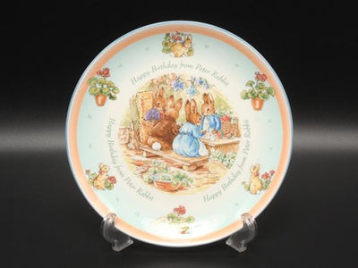 美品 WEDGWOOD バースデープレート 2001 皿 20cm ピーターラビット ウエッジウッド