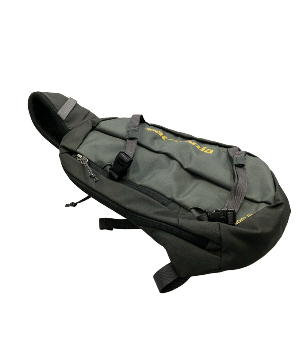 美品 patagonia ボディバッグ アトムスリング Atom Sling 8L メンズ パタゴニア
