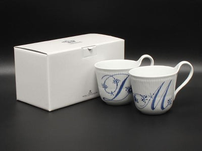美品 Royal Copenhagen マグカップ 2点セット ペア ブルーフルーテッドプレイン アルファベット マグ D M ロイヤルコペンハーゲン