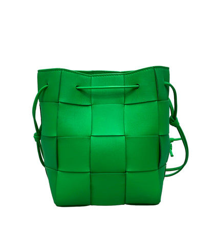 美品 BOTTEGA VENETA ショルダーバッグ 斜め掛け バケットバッグ カセット 680218 レディース ボッテガ・ヴェネタ