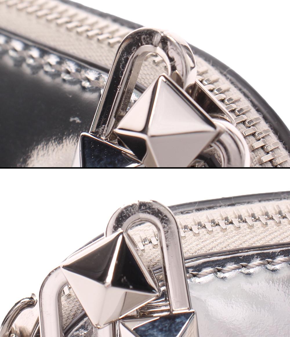 Valentino Garavani 2WAYクラッチバッグ ショルダーバッグ 斜め掛け ロックスタッズ レディース ヴァレンティノ・ガラヴァーニ