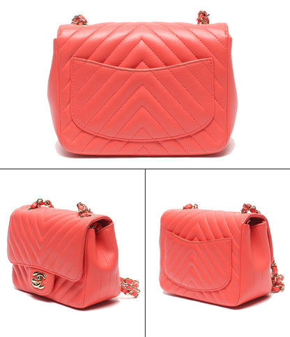 CHANEL チェーンショルダーバッグ 肩掛け ゴールド金具 Vステッチ シングルチェーン シングルフラップ シェブロン ラムスキン A35200 レディース