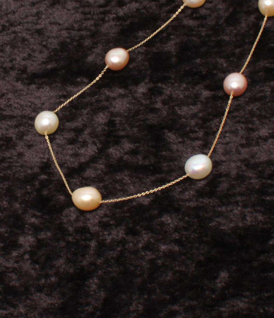 美品 ネックレス K18 淡水パール 9x6mm ステーション レディース