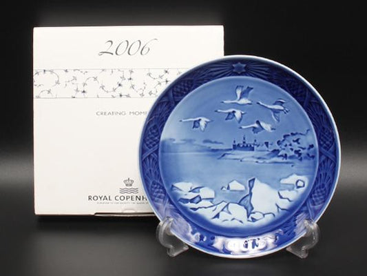 美品 Royal Copenhagen イヤープレート 飾り皿 18cm 2006 ロイヤルコペンハーゲン