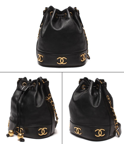 CHANEL チェーンショルダーバッグ 肩掛け ゴールド金具 巾着 ラムスキン トリプルココマーク 2番台 レディース シャネル