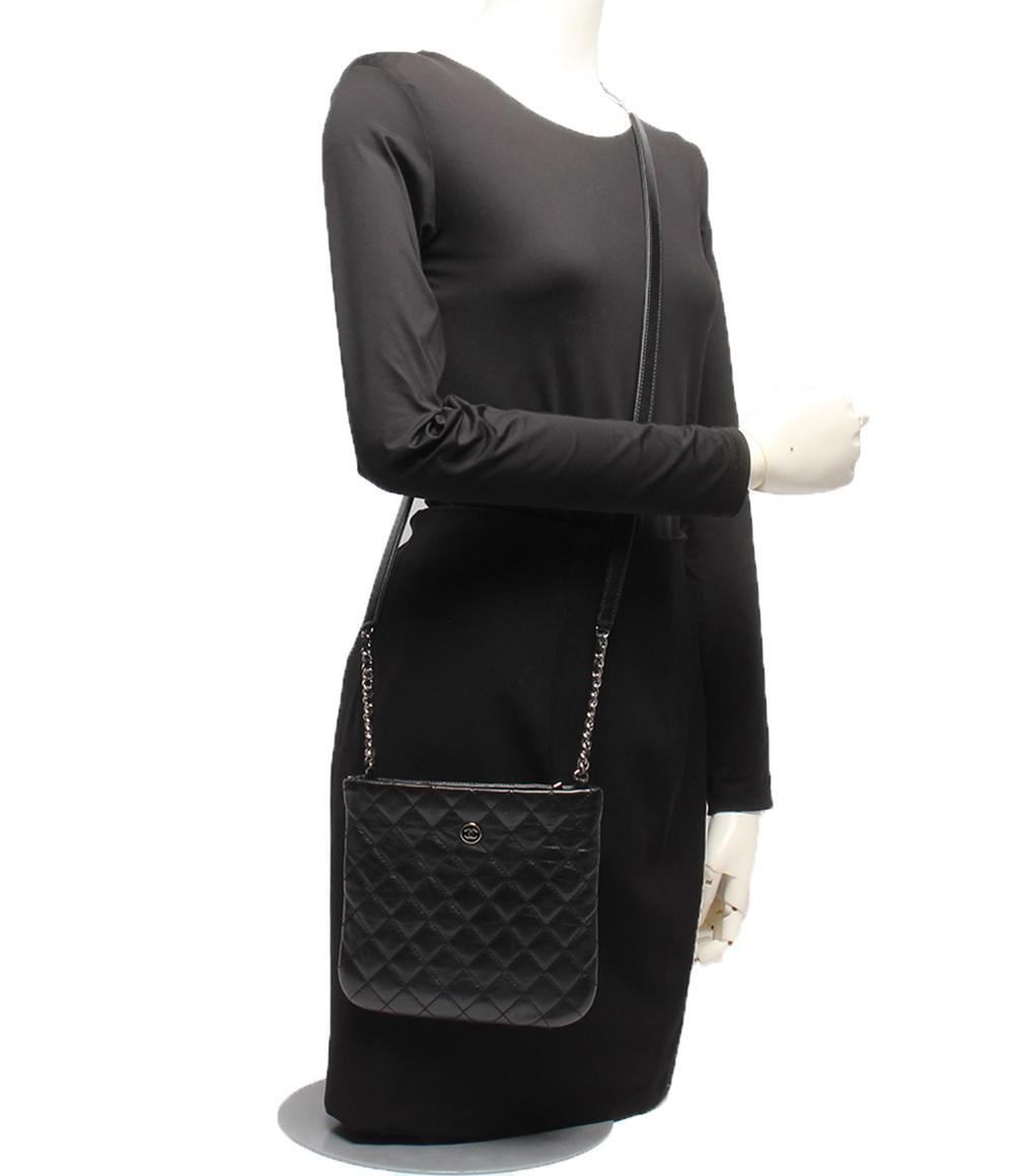 美品 シャネル ポシェット ショルダーバッグ 斜め掛け ココボタン マトラッセ レディース CHANEL