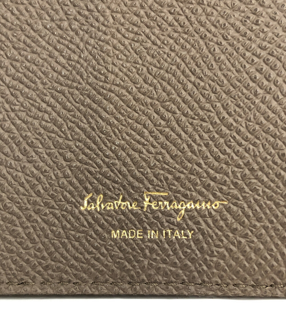 サルバトーレフェラガモ 美品 二つ折り長財布  ヴァラ   IY-22B559 レディース  (長財布) Salvatore Ferragamo