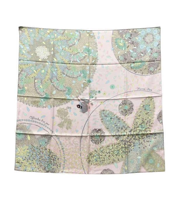美品エルメススカーフ カレ90花の捧げ物OFFRANDES D'UN JOUR 美品 エルメス スカーフ シルク カレ90 100% 花の捧げ物