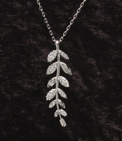 美品 SWAROVSKI ネックレス リーフモチーフ レディース スワロフスキー