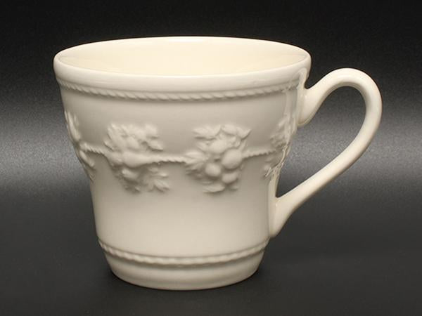 美品 WEDGWOOD マグカップ フェスティビティ アイボリー ウエッジウッド