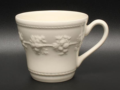 美品 WEDGWOOD マグカップ フェスティビティ アイボリー ウエッジウッド