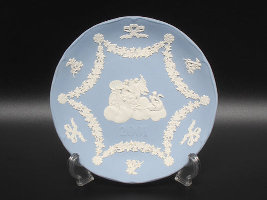 WEDGWOOD イヤープレート 飾り皿 18cm 2001 ウェッジウッド