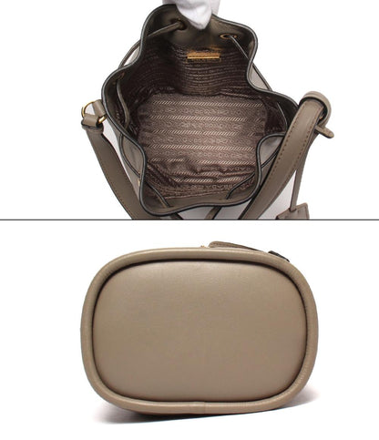 美品 PRADA 2wayショルダーバッグ ハンドバッグ 斜め掛け CLAYGRAY Re-Edition 1978 バケットバッグ レディース プラダ
