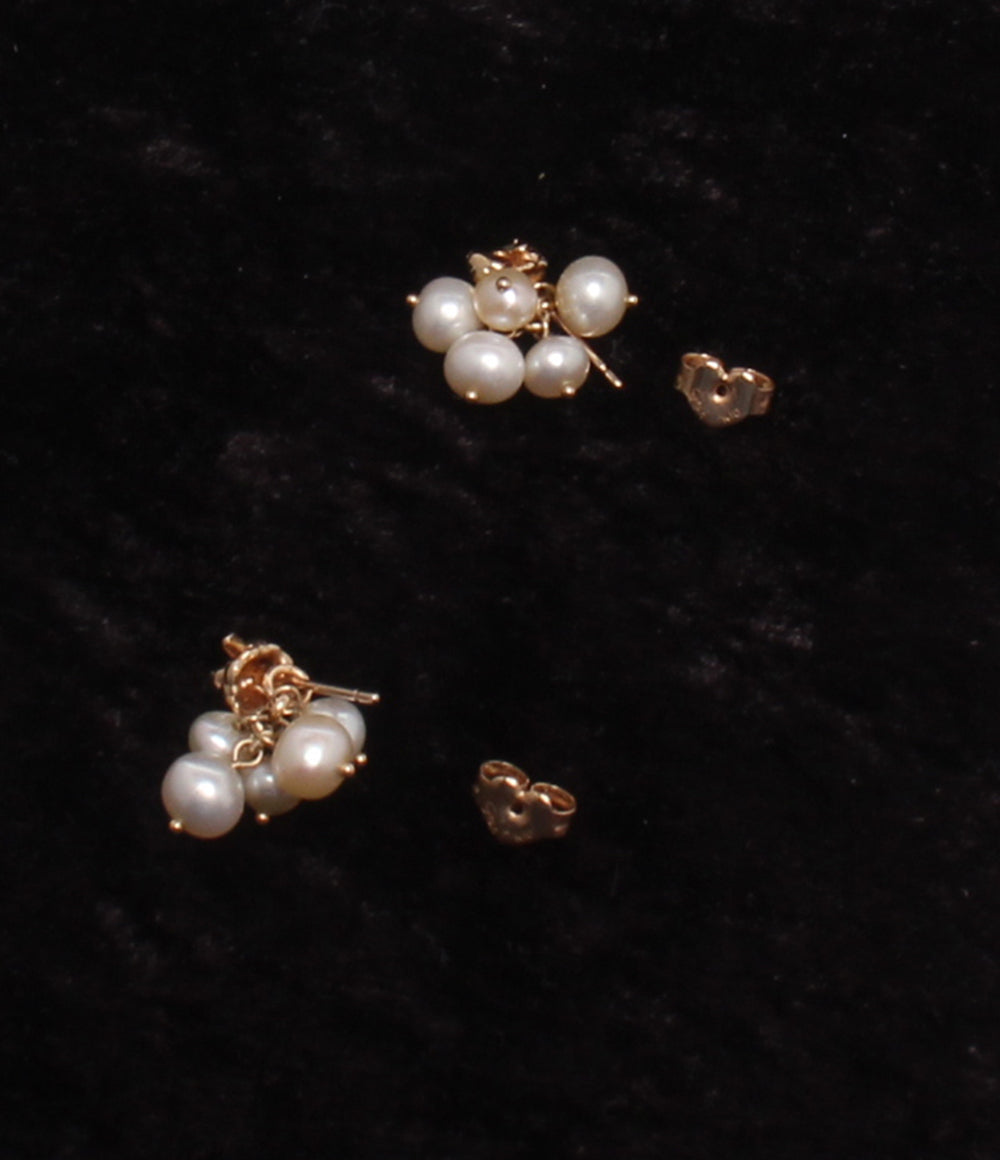 STAR JEWELRY ピアス K10 パール ホワイトトパーズ 羊モチーフ