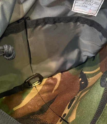 美品 ミステリーランチ ショルダーバッグ 斜め掛け 迷彩柄 カモフラ柄 メンズ MYSTERY RANCH