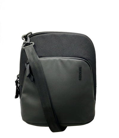美品 incase ショルダーバッグ 斜め掛け ユニセックス インケース