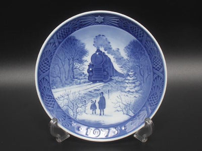 美品 ロイヤルコペンハーゲン イヤープレート 飾り皿 18cm 1973 Royal Copenhagen