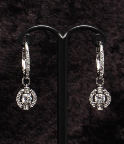 美品 SWAROVSKI ピアス 5627349 レディース スワロフスキー