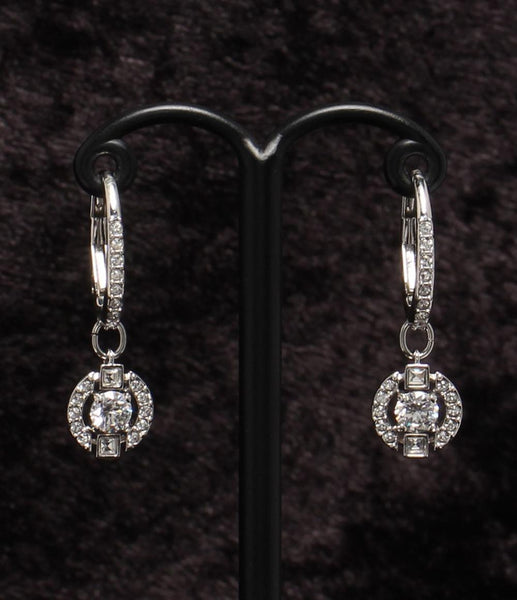 美品　SWAROVSKI ピアス SWAROVSKI（スワロフスキー） フェザー 羽 Nice スタッドピアス ローズ