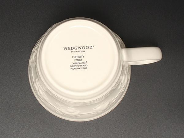 美品 WEDGWOOD マグカップ フェスティビティ アイボリー ウェッジウッド