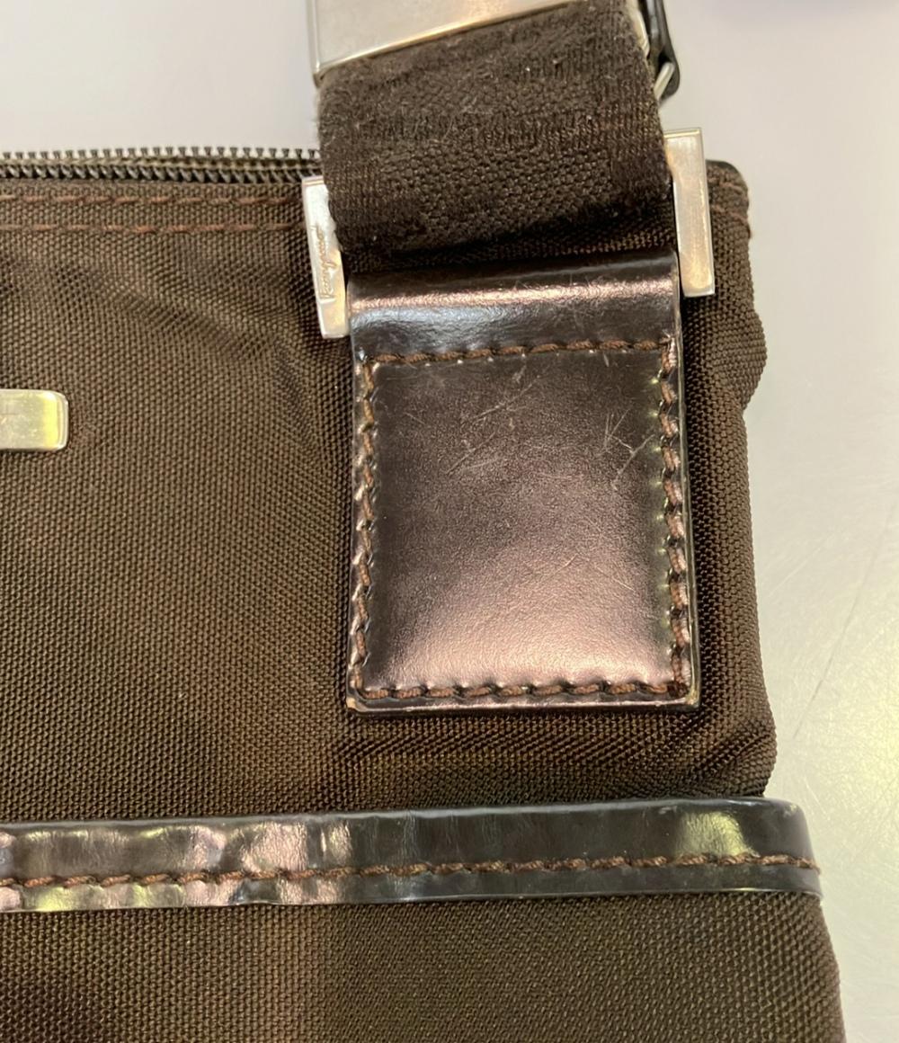 サルバトーレフェラガモ ショルダーバッグ 斜め掛け レディース