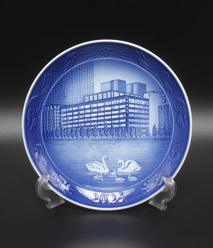 美品 Royal Copenhagen イヤープレート 飾り皿 18cm 帝国劇場オリジナルデザイン2025年 ロイヤルコペンハーゲン