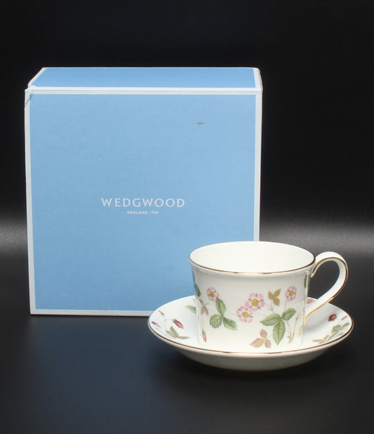 美品 WEDGWOOD カップ＆ソーサー ワイルドストロベリー ウェッジウッド