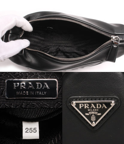 プラダ  レザーショルダーバッグ シルバー金具 トライアングル     メンズ   PRADA