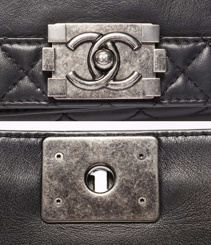 CHANEL チェーンショルダーバッグ ボーイシャネル28 チェーン ディティール ガンメタリック マトラッセ ラムスキン レディース シャネル