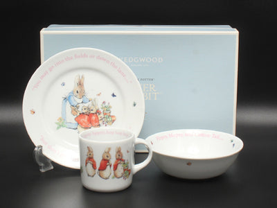 美品 WEDGWOOD プレート 皿 オートミールソーサー マグカップ 3点セット ピーターラビット ウェッジウッド