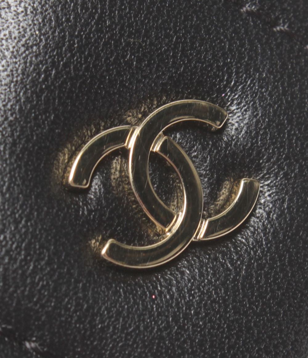 CHANEL iphoneケース チェーンショルダー付き iphone14pro ゴールド金具 マトラッセ レディース シャネル