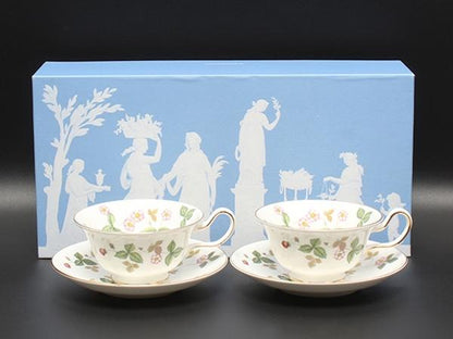美品 ウエッジウッド カップ＆ソーサー 2客セット ペア ワイルドストロベリー WEDGWOOD
