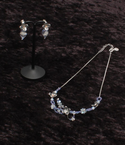 美品 courreges ネックレス イヤリング ビーズ フラワーモチーフ 花モチーフ 2点セット レディース クレージュ