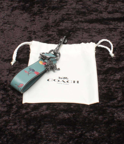 美品 コーチ キーリング チャーム カラビナ 恐竜モチーフ チェリー柄 レディース COACH