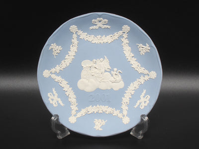 WEDGWOOD イヤープレート 飾り皿 18cm 2001 ウエッジウッド