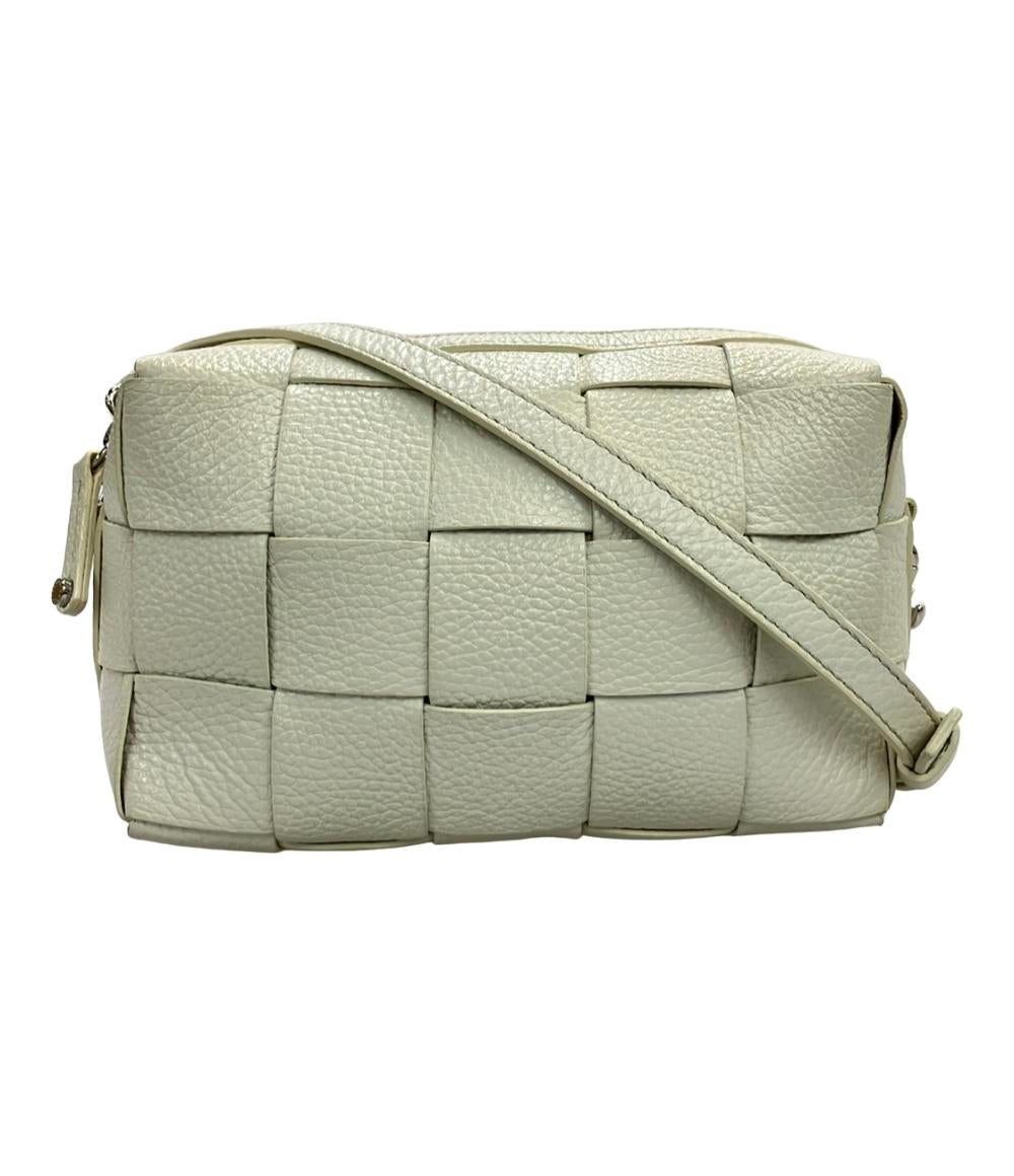 IACUCCI ショルダーバッグ 斜め掛け ベルタ XS CERVO レザー