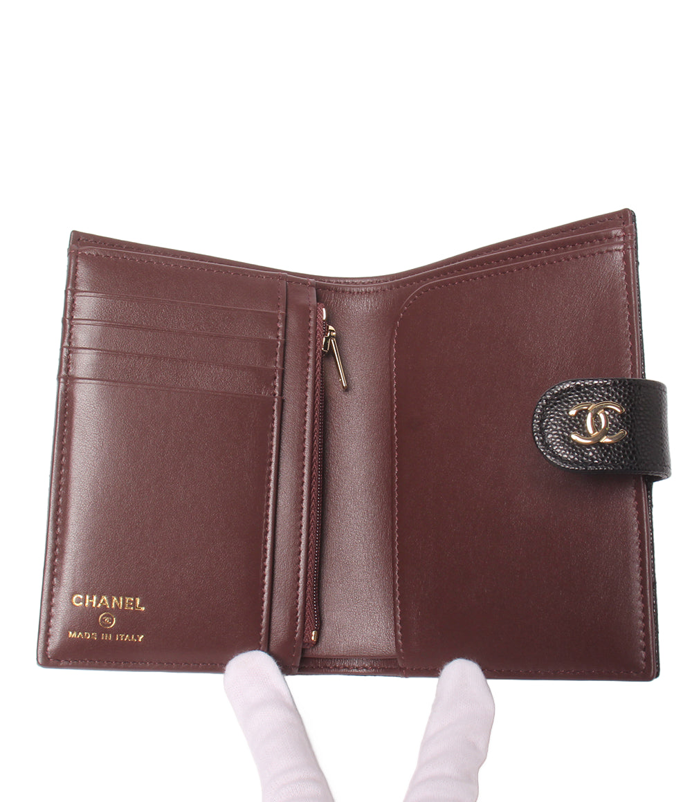 美品 CHANEL 二つ折り財布 パスポートケース マトラッセ ゴールド金具 ランダム番台 キャビアスキン AP3791 レディース シャネル