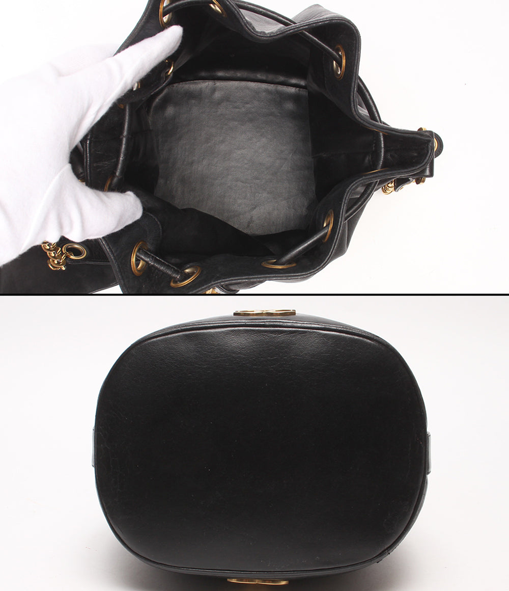CHANEL チェーンショルダーバッグ 肩掛け ゴールド金具 巾着 ラムスキン トリプルココマーク 2番台 レディース シャネル