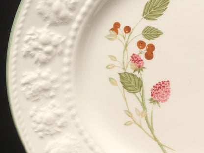 美品 WEDGWOOD プレート 皿 2点セット 21cm フェスティビティ ラズベリー ウエッジウッド