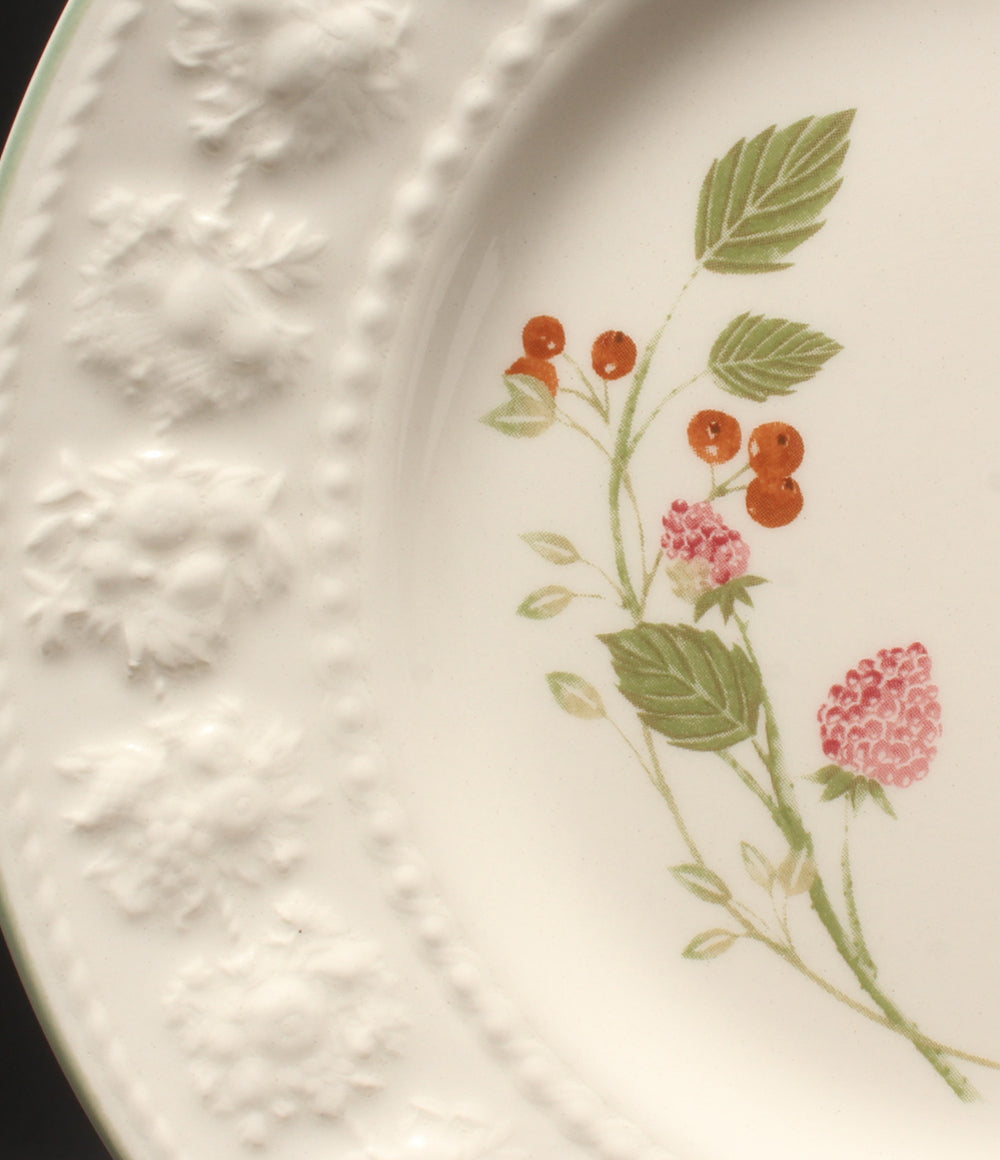 美品 WEDGWOOD プレート 皿 2点セット 21cm フェスティビティ ラズベリー ウェッジウッド