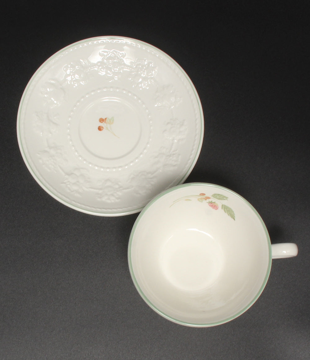 美品 WEDGWOOD カップ＆ソーサー フェスティビティ ラズベリー ウエッジウッド