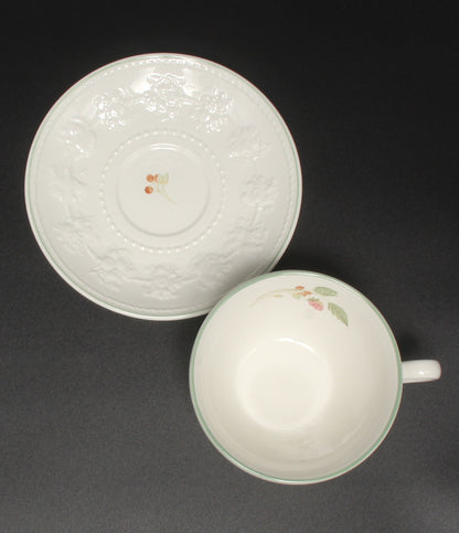 美品 WEDGWOOD カップ＆ソーサー フェスティビティ ラズベリー ウエッジウッド