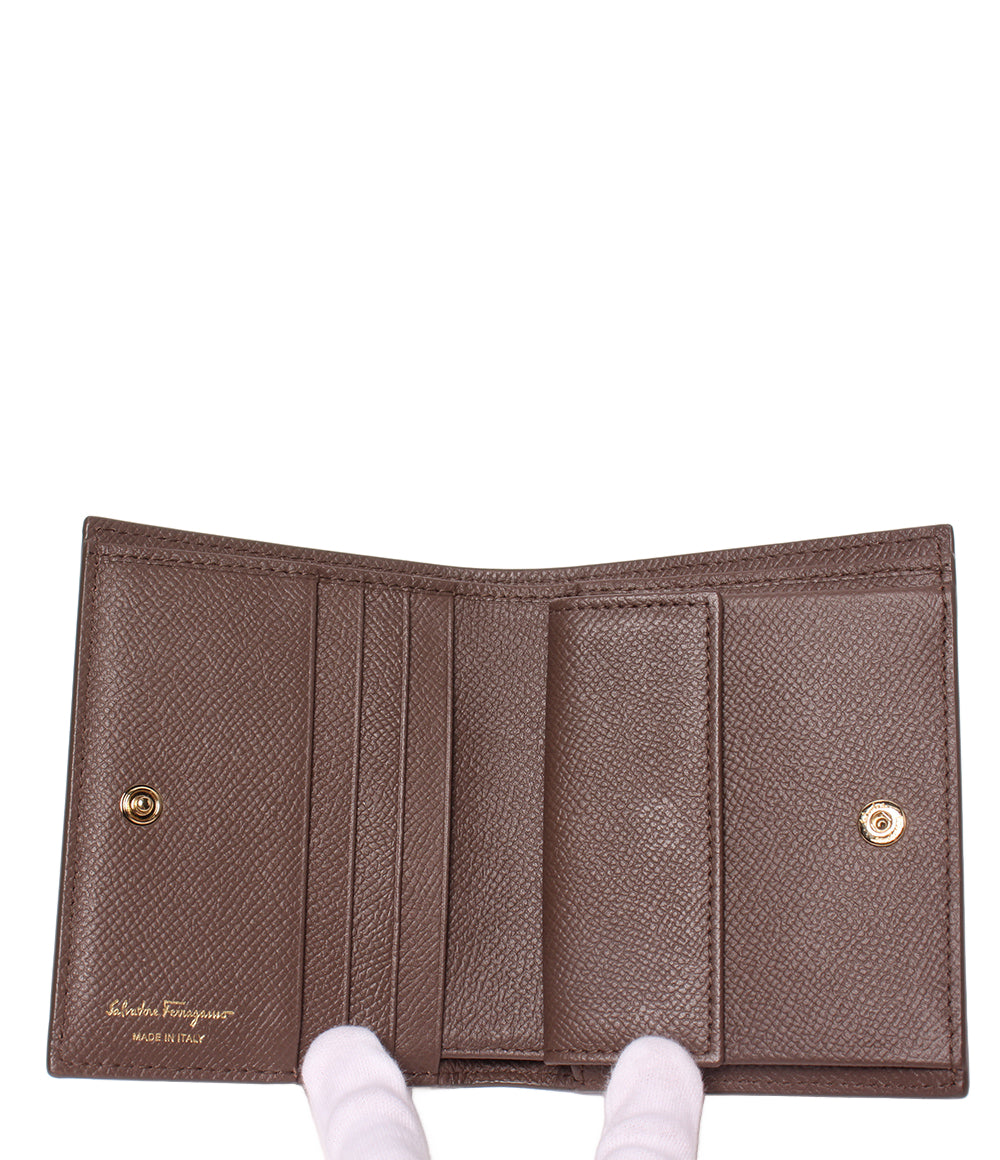 Salvatore Ferragamo 二つ折り財布 ガンチーニ 22 D780 レディース サルヴァトーレフェラガモ