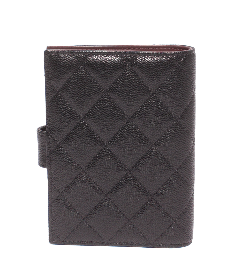 美品 CHANEL 二つ折り財布 パスポートケース マトラッセ ゴールド金具 ランダム番台 キャビアスキン AP3791 レディース シャネル