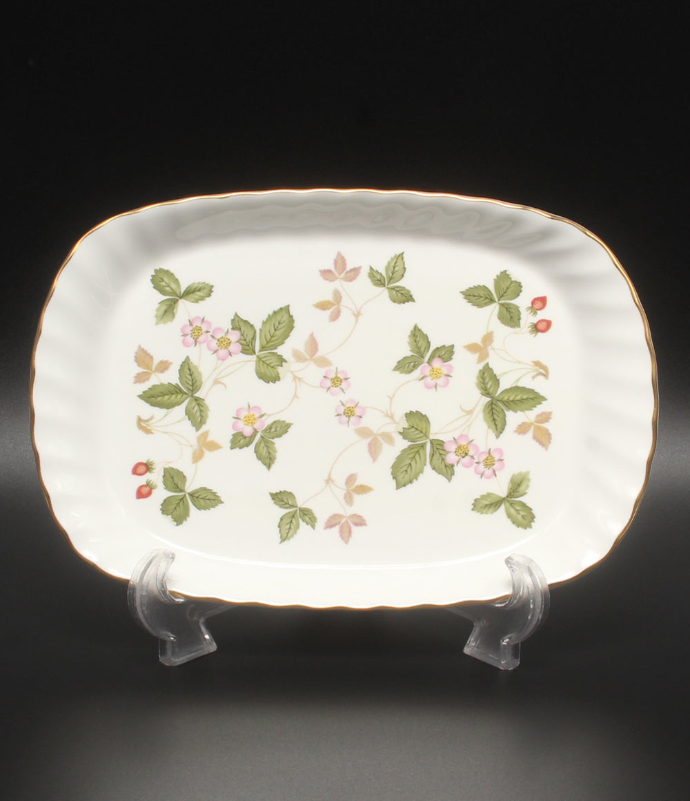 WEDGWOOD スパイラルトレイ スクエア 皿 21cm ワイルドストロベリー ウェッジウッド