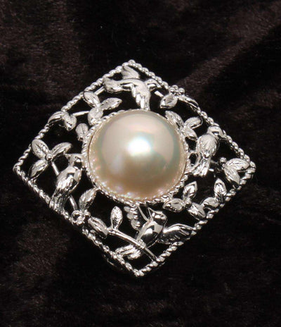 美品 TASAKI ブローチ ペンダントトップ SV マベパール 16.6mm トリモチーフ レディース タサキ