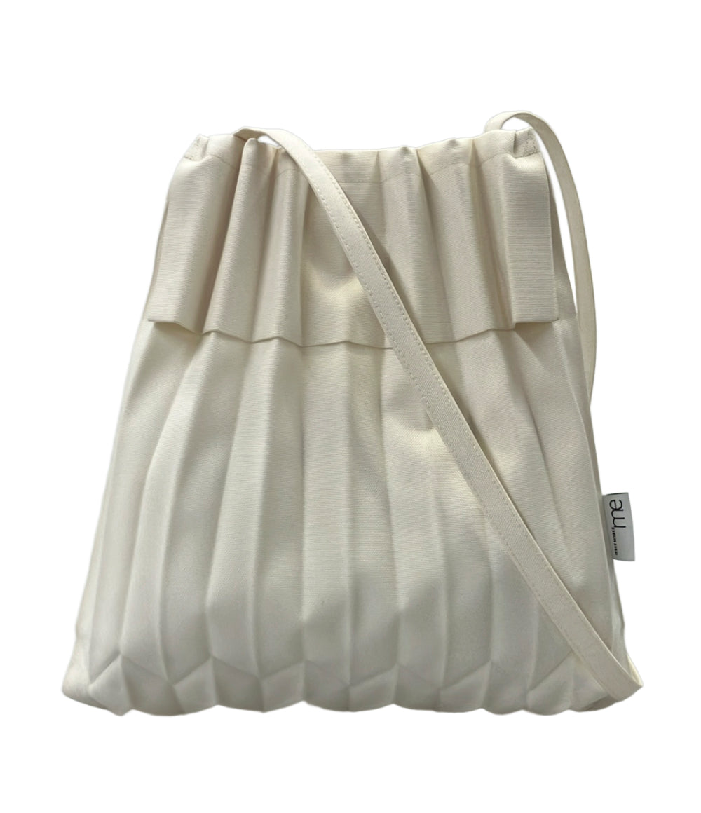 美品 me ISSEY MIYAKE ショルダーバッグ 斜め掛け プリーツ レディース ミー イッセイミヤケ